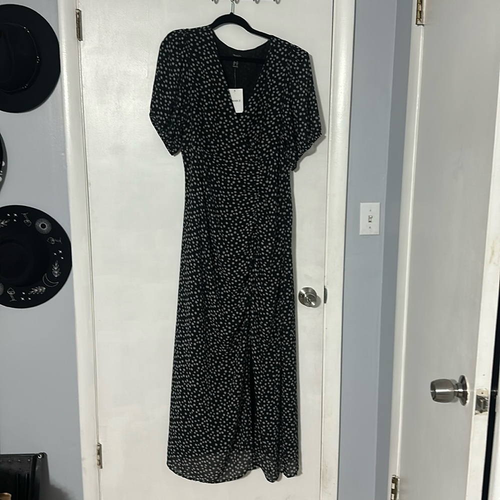 PLUS MIDI Floral Dress with ruching and leg slit 1X NWT